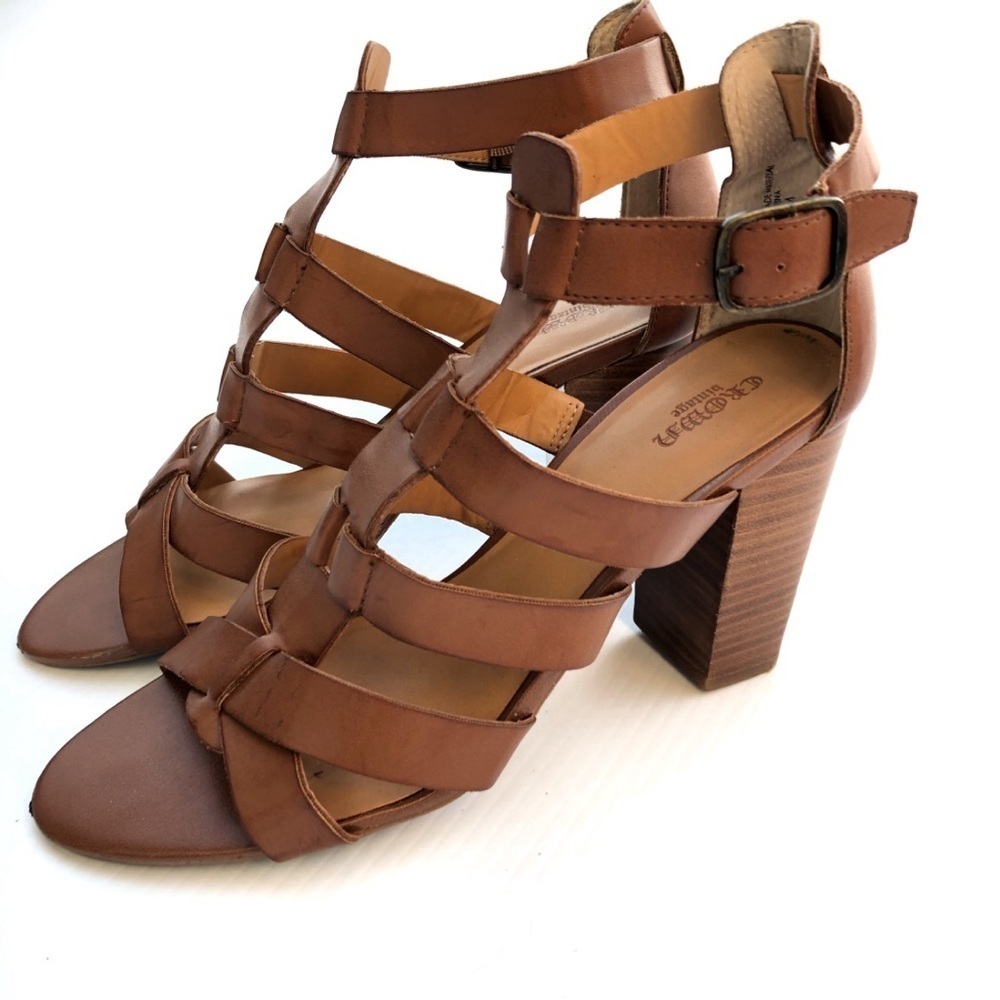 Crown Vintage Siri  Brown Strappy Sandals size 10 tan stacked heel